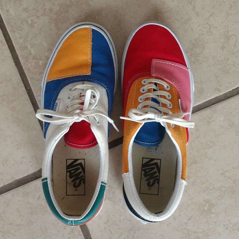 Vans - Picture 3 of 6